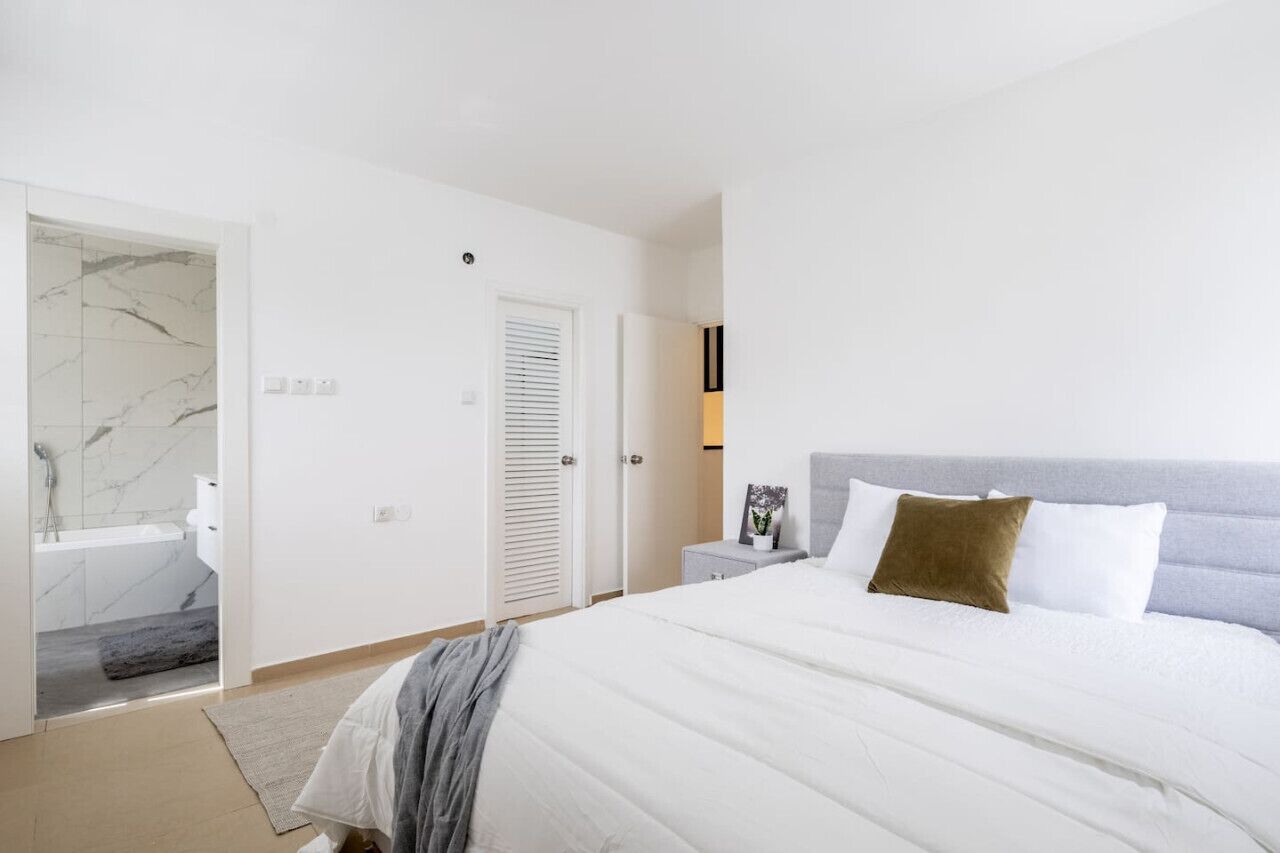 6 habitaciones, tabla de planchar con plancha y wifi gratis 