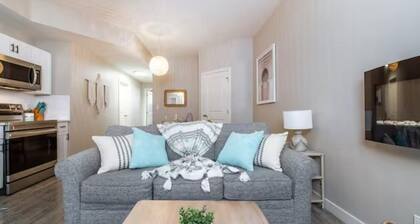 Boho Suite - Long Stays - King Bed - Fireplace & WiFi