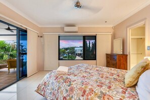 4 bedrooms, desk, iron/ironing board, travel cot