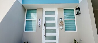 Mares Tropical House Near the Seaside Boardwalk of "El Malecon" of Naguabo