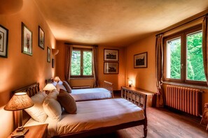 6 室のベッドルーム、WiFi、ベッドシーツ