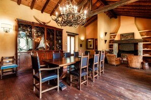 Dining - Villa Oasi - My Home in Como (Canzo)