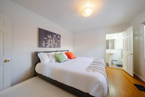 3 bedrooms, WiFi, bed sheets