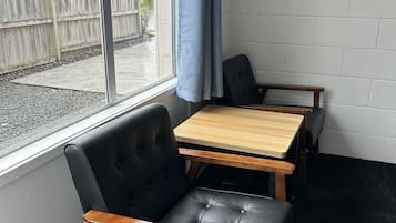 Standard-Doppelzimmer | 2 Schlafzimmer, Verdunkelungsvorhänge, Bügeleisen/Bügelbrett