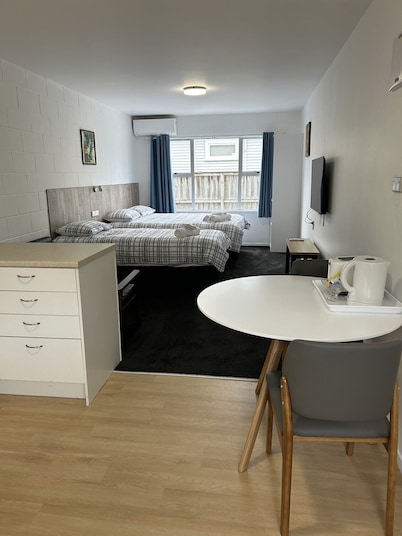 Avon Apartments