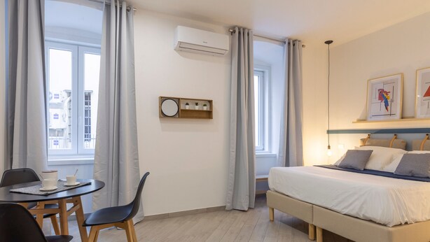 Unclassified image, 1 of 15, button - Cool and stylish city apartment - WiFi (Trieste)