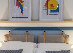 1 bedroom, Egyptian cotton sheets, premium bedding - Cool and stylish city apartment - WiFi (Trieste)