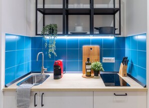 City Room | Private kitchen | Fridge, stovetop, coffee/tea maker, cookware/dishes/utensils - Cool and stylish city apartment - WiFi (Trieste)