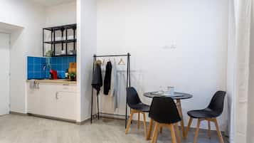 City Room | In-room dining