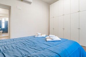 2 makuuhuonetta, silitysrauta/-lauta, Wi-Fi, vuodevaatteet
