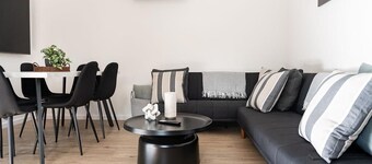 "The Goulburn" 3 Bedroom Villa - Cabin Villa 6 Sleep 6