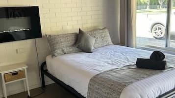 1 bedroom, free WiFi, bed sheets