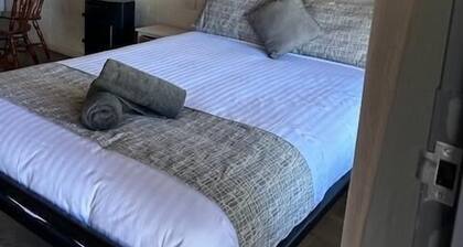 CABIN 2S - Two singles, one bedroom