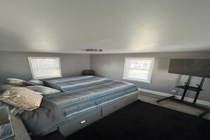 2 bedrooms, iron/ironing board, free WiFi - Manor by the Bay - Within Walking Distance to Boardwalk (Wildwood)