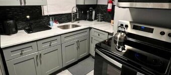 Manor by the Bay-Within Walking Distance to Boardwalk-Labor Day Special Offered