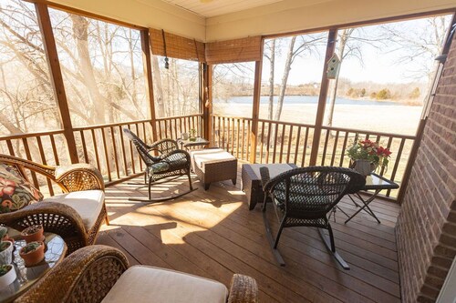 Spacious Home with Scenic Views Near Valhalla & Churchill Downs