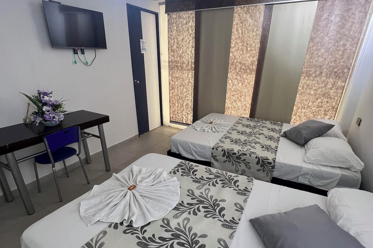 Double Room | 1 bedroom, premium bedding, pillow-top beds, in-room safe