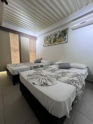Double Room | Premium bedding, pillowtop beds, in-room safe, individually decorated - Hotel boutique santa ana (Cartago)