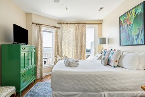 3 bedrooms, iron/ironing board, free WiFi, bed sheets - Walk to town, Beach Access, Balcony with Stunning Views! (Folly Beach)