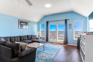 Fernseher, Tischfußball