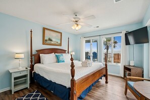 4 bedrooms, desk, iron/ironing board, free WiFi