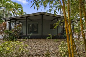 Exterior detail - Beautiful family-friendly beachside home (Melbourne Beach)