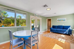 Dining - Sea Board Pool Home - Monthly Vacation Rental (Clearwater)