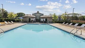 Alberca al aire libre por temporada