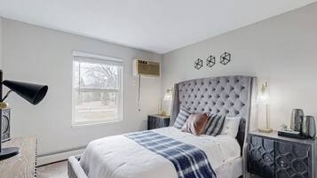 Superior Condo, Private Bathroom, Pool View | 2 bedrooms, premium bedding, down comforters, memory foam beds