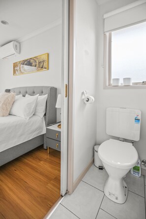Comfort House, Garden View | 3 bedrooms, iron/ironing board, free WiFi
