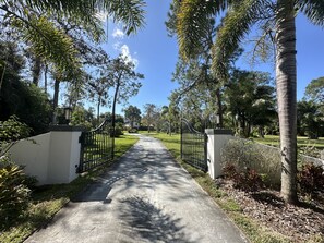 Property grounds - 5 acre Family Resort in Center of Naples with heated pool (Naples)