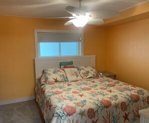 1 bedroom, travel crib, free WiFi, bed sheets - Retro Ocean Front, Private Deck, Pool, Elevator, Linens  (Wildwood Crest)