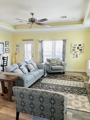 TV, DVD player, video library, stereo - Steps away from Crystal Beach, 3 bed, 2 bath retreat. (Bolivar Peninsula)