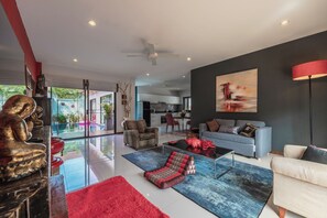 Interior - Iconic Art Decor 3BR Pool Villa Salika (Rawai)