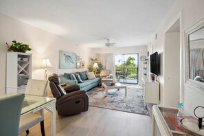 Unclassified image, 3 of 27, button