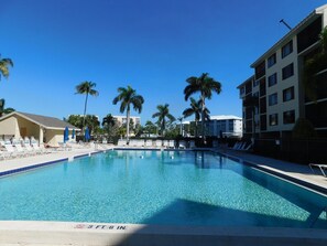 A heated pool - Santa Maria 311 in Fort Myers Beach (Fort Myers Beach)