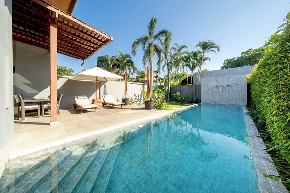 Outdoor pool, pool loungers - Tropical Pool Villa Onyx E1 Near Naiharn (Rawai)