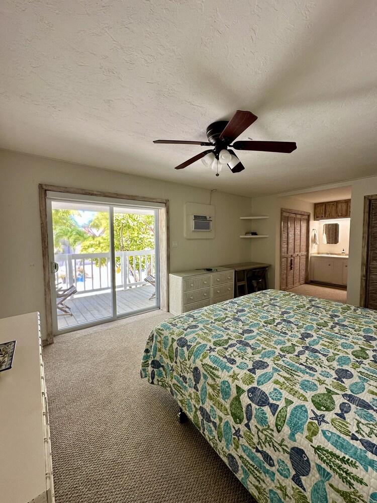 Charming Islamorada house with waterfront, private dock and beach