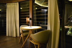 1 habitación y caja de seguridad en la habitación 