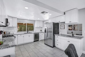 Fridge, microwave, oven, stovetop - Bermuda Bliss: Pool, Spa, Misters, Ping Pong, BBQ! (Bermuda Dunes)