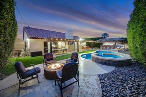 Terrace/patio - Bermuda Bliss: Pool, Spa, Misters, Ping Pong, BBQ! (Bermuda Dunes)