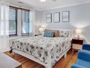 6 soverom, strykejern/-brett, wi-fi (inkludert) og sengetøy