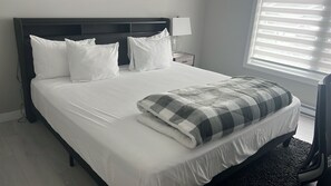 3 slaapkamers, een bureau, een strijkplank/strijkijzer, wifi