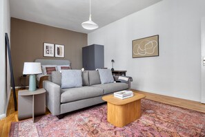 Télévision, chaîne hi-fi