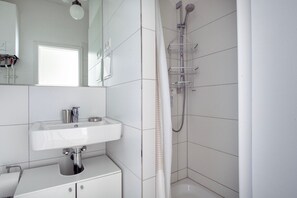 ヘアドライヤー、タオル