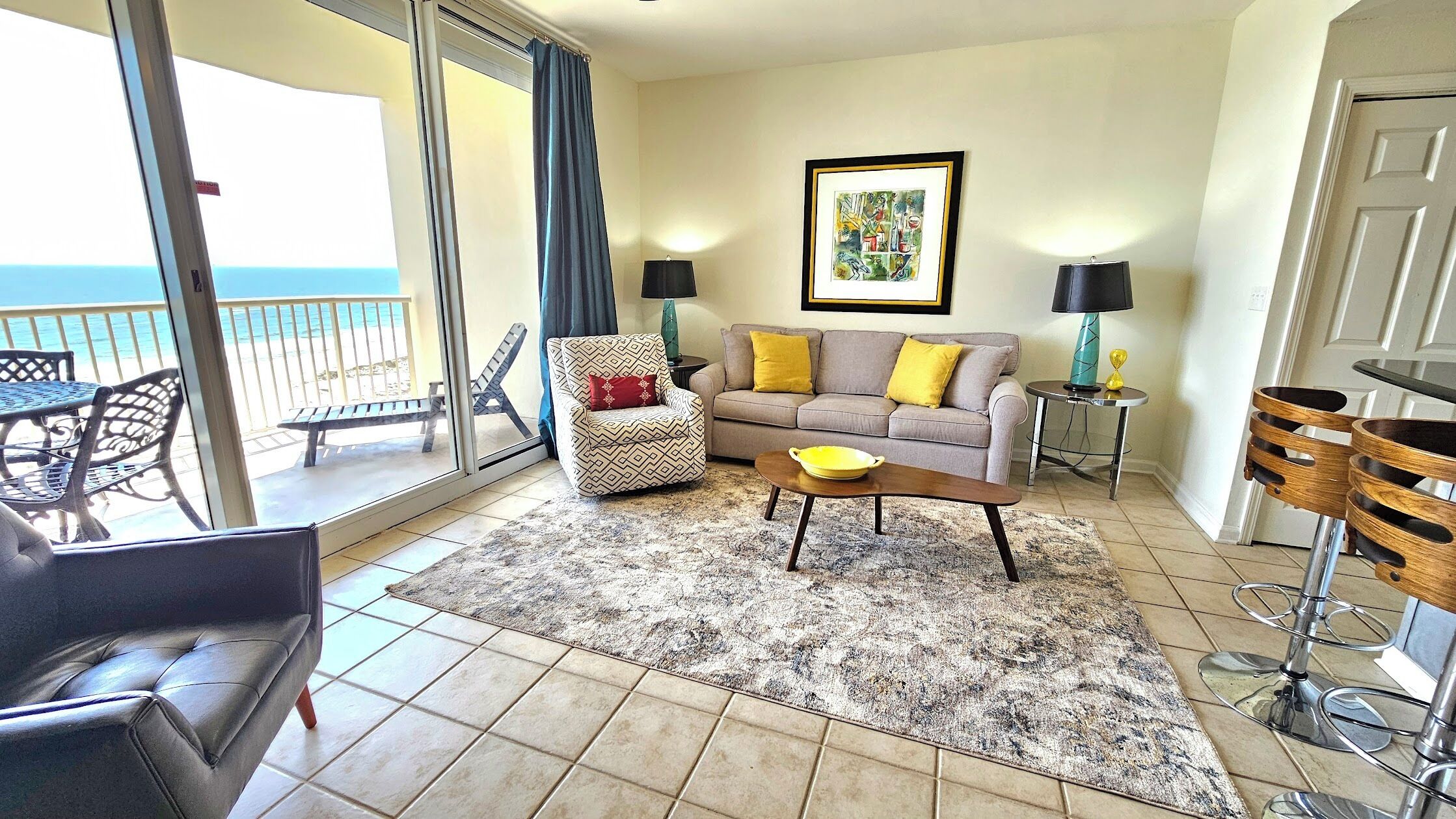 Beach Front Sleeps 6 D909 Beach Club King/bunks/sofa sleeper
