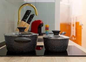 City Room | Private kitchen | Fridge, coffee/tea maker, cookware/dishes/utensils - Lovely and tiny unit in the City center (Trieste)