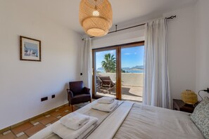 4 bedrooms, iron/ironing board, WiFi, bed sheets - Puerto del Sol - By Almarina Villas (MORAIRA)
