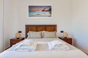 4 habitaciones, tabla de planchar con plancha, wifi y ropa de cama 