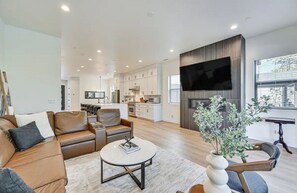 Smart-TV, peis, videospill og fotballspill